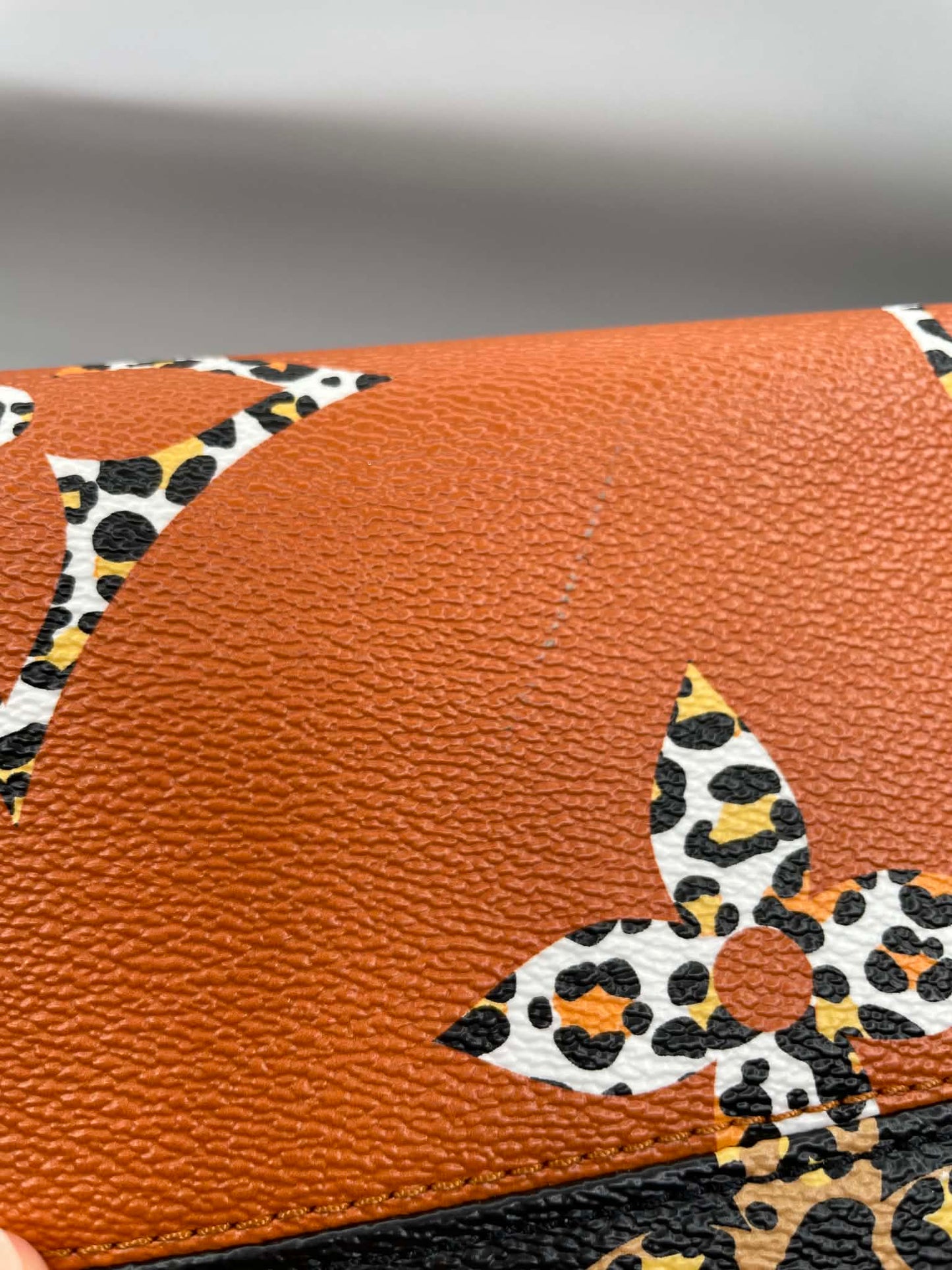 Louis Vuitton Monogram Giant Jungle OnTheGo GM