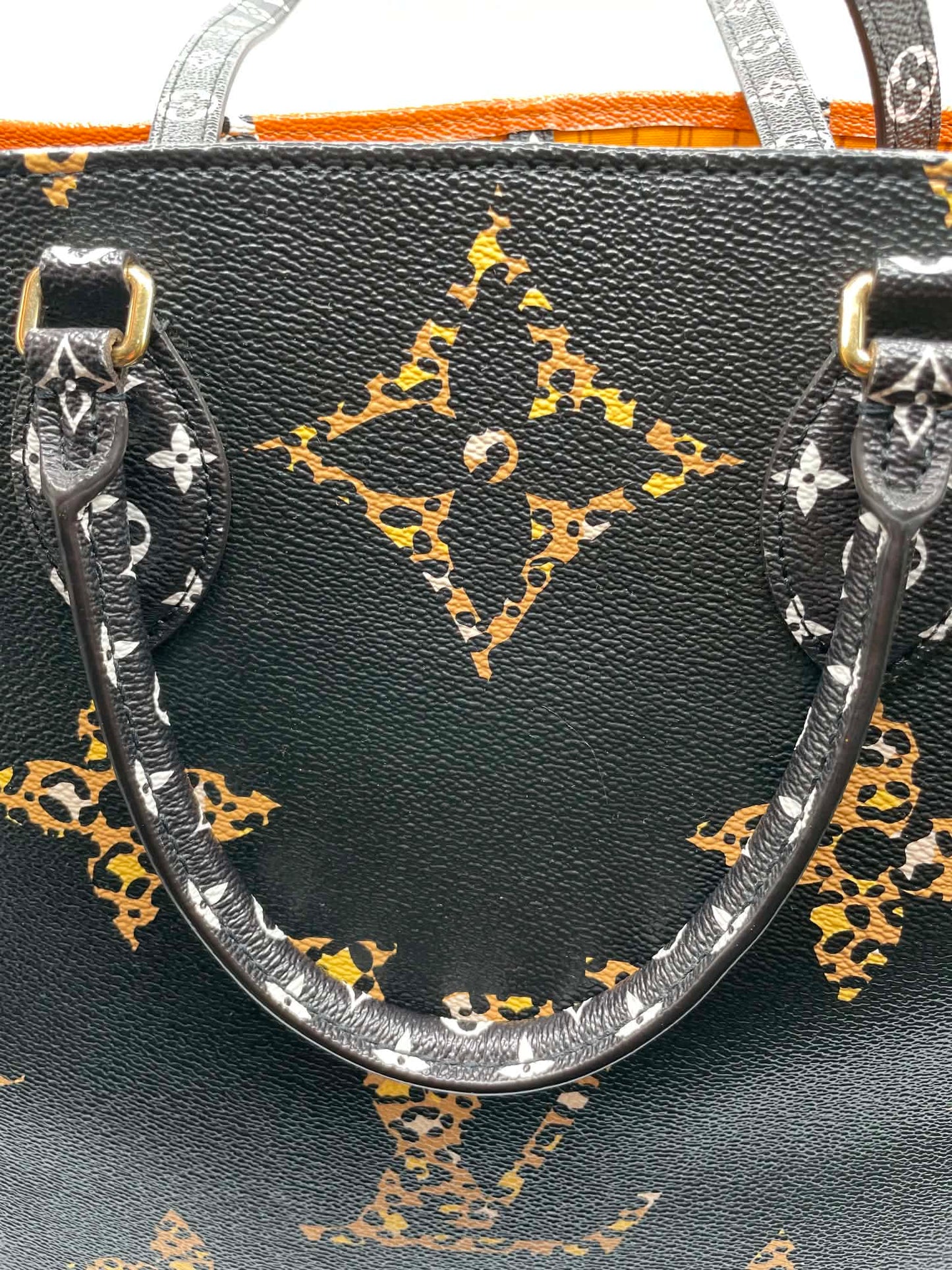 Louis Vuitton Monogram Giant Jungle OnTheGo GM