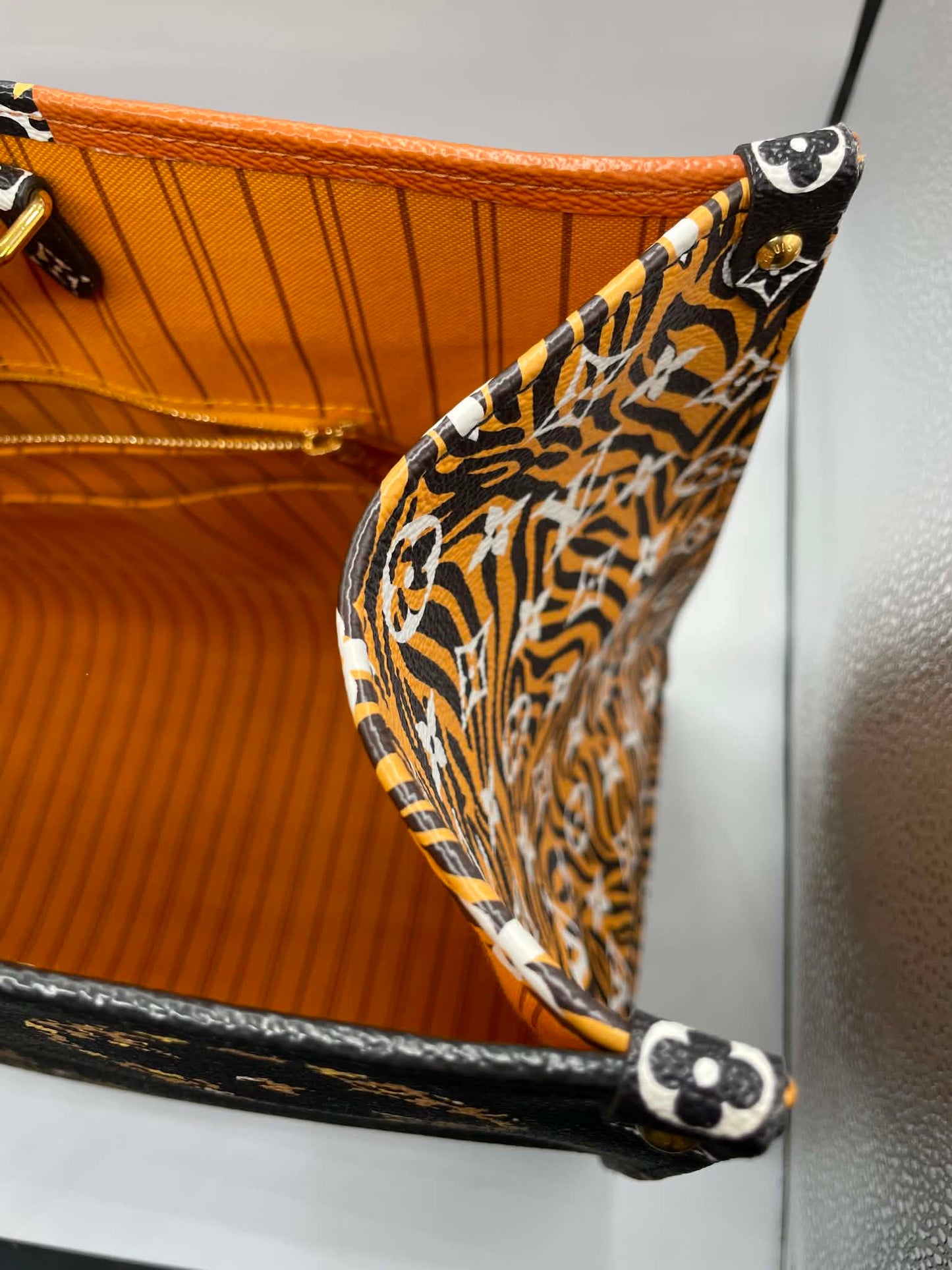 Louis Vuitton Monogram Giant Jungle OnTheGo GM