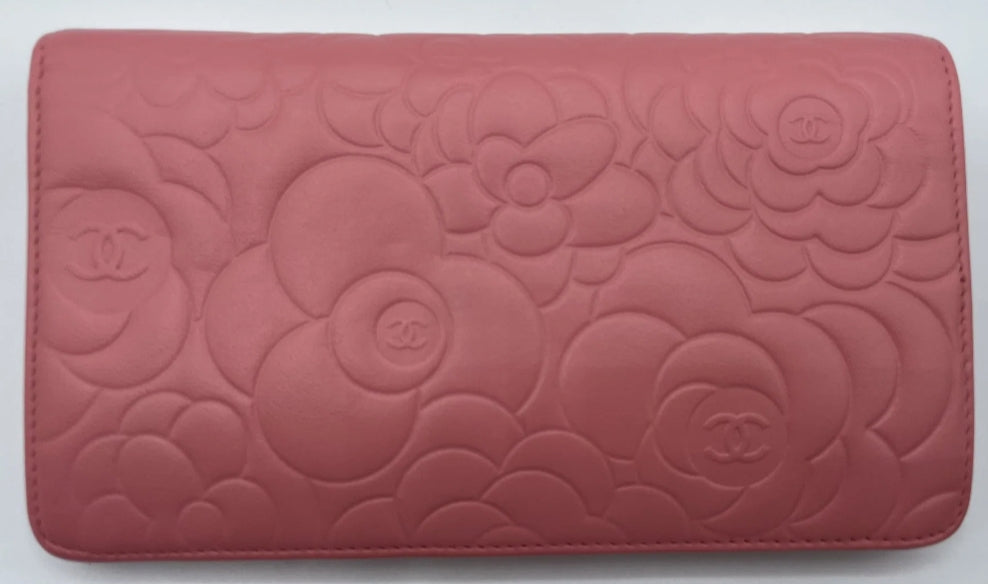 Chanel Lambskin Camelia Embossed Yen Wallet Pink