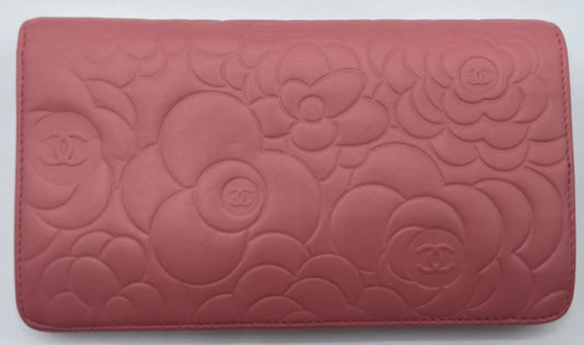 Chanel Lambskin Camelia Embossed Yen Wallet Pink