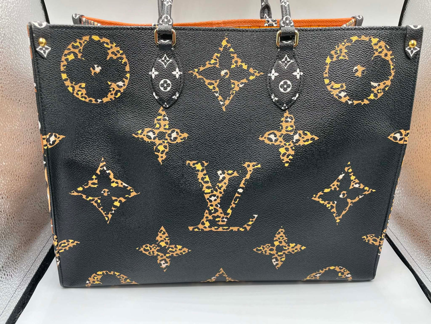 Louis Vuitton Monogram Giant Jungle OnTheGo GM