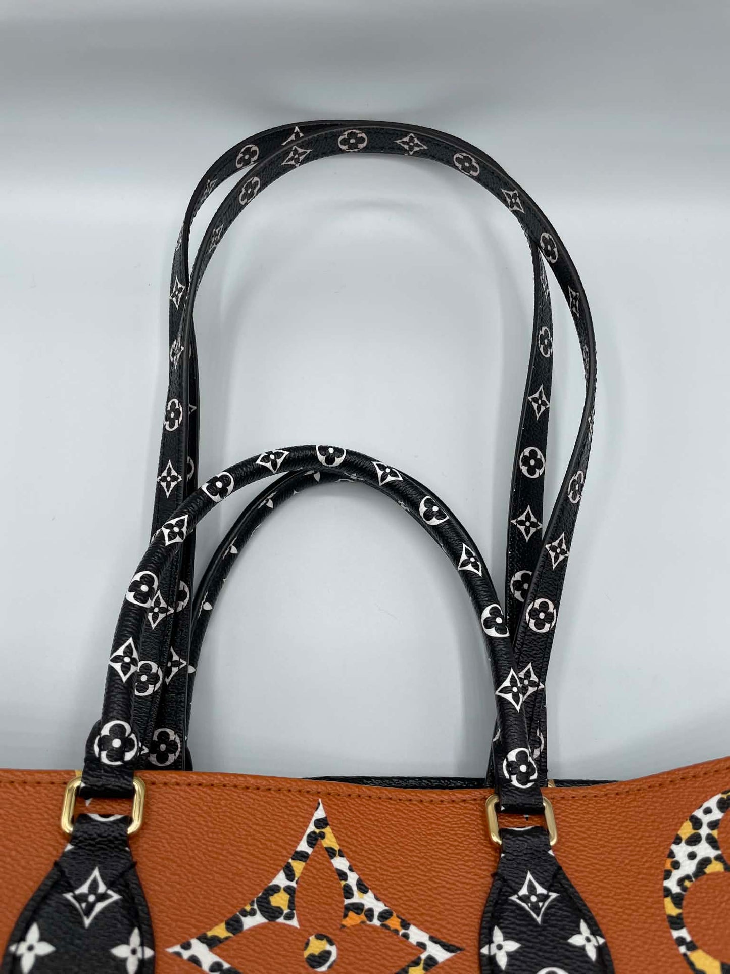 Louis Vuitton Monogram Giant Jungle OnTheGo GM