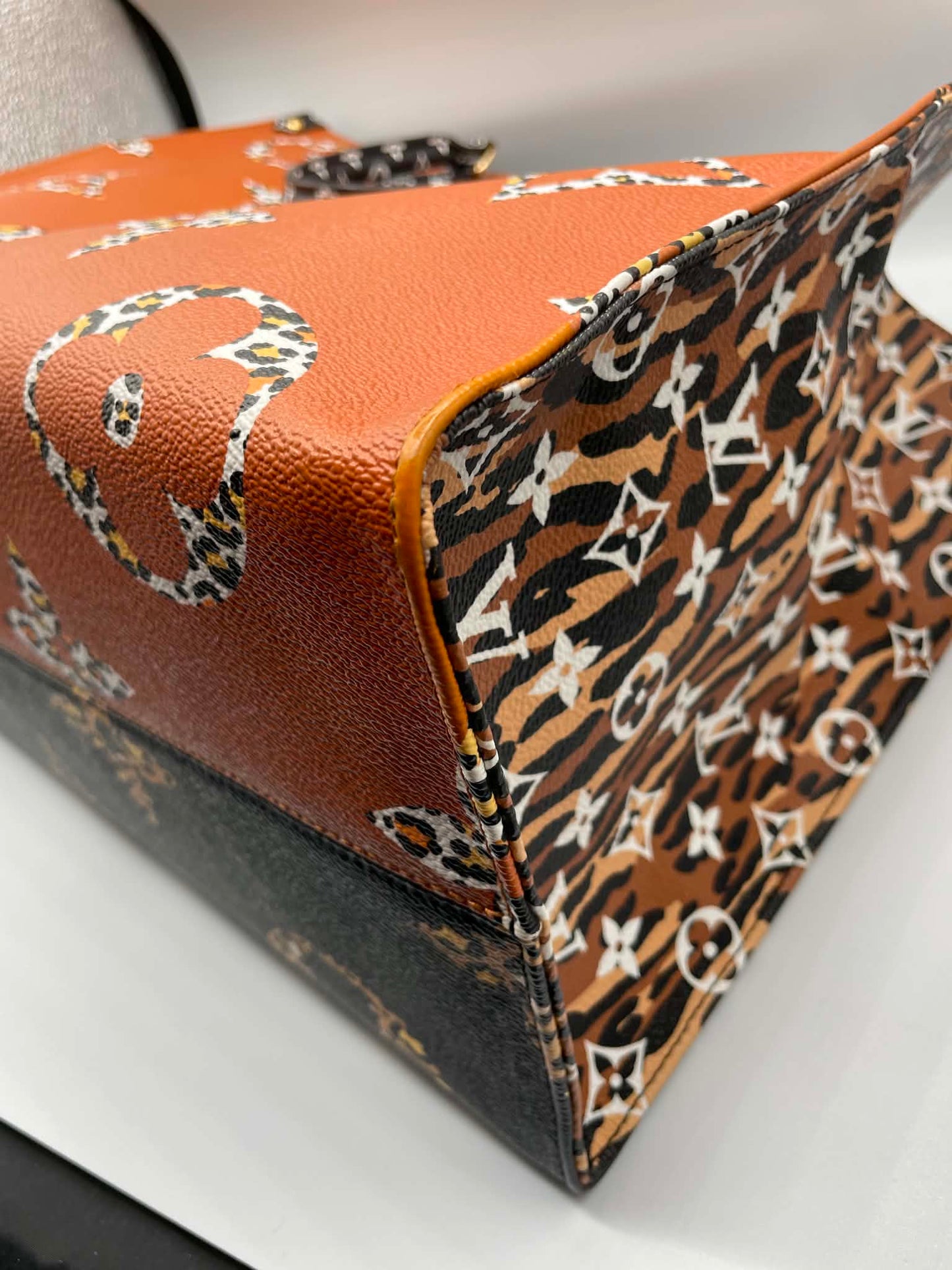 Louis Vuitton Monogram Giant Jungle OnTheGo GM