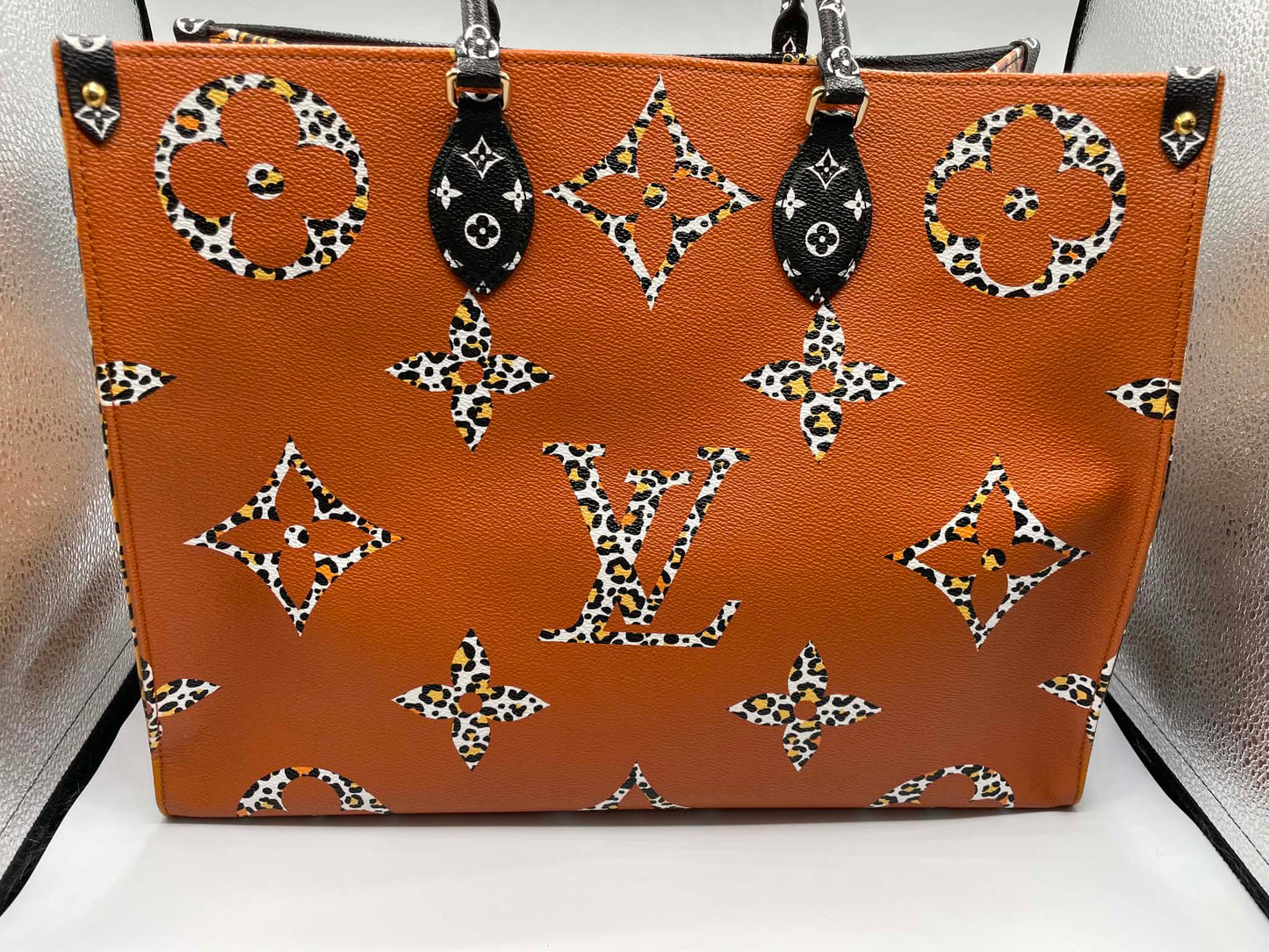 Louis Vuitton Monogram Giant Jungle OnTheGo GM